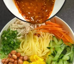 【口感更顺滑 谷物香甜 玉米鲜面】保留了玉米原香与营养 食用方便快捷 低碳时代