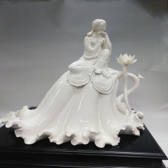 初 荷