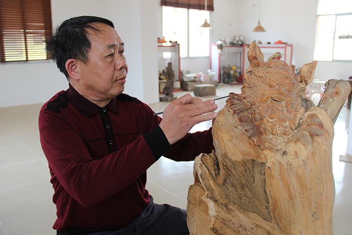 中国木雕艺术大师郑君亮作品—成功之路